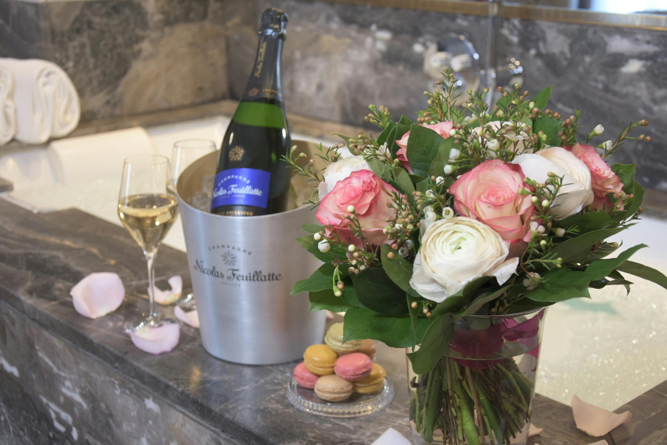 Romance in Paris preview