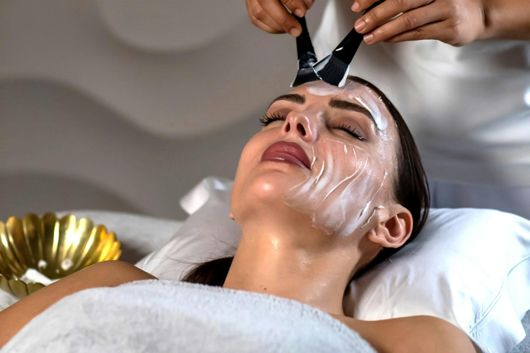 HSR Extra-Firming and Lifting Facial preview