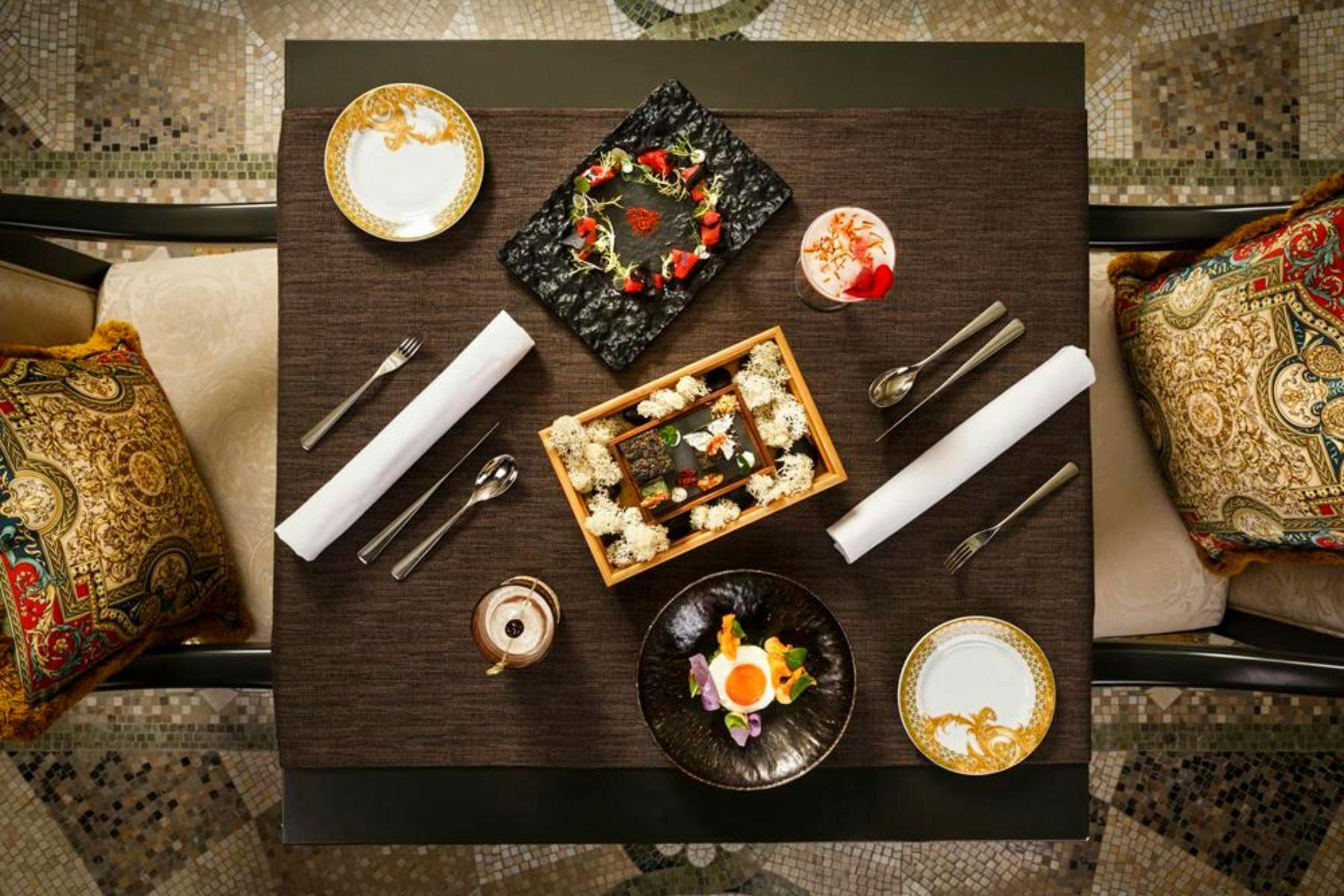 BUSINESS LUNCH AT PALAZZO VERSACE DUBAI preview