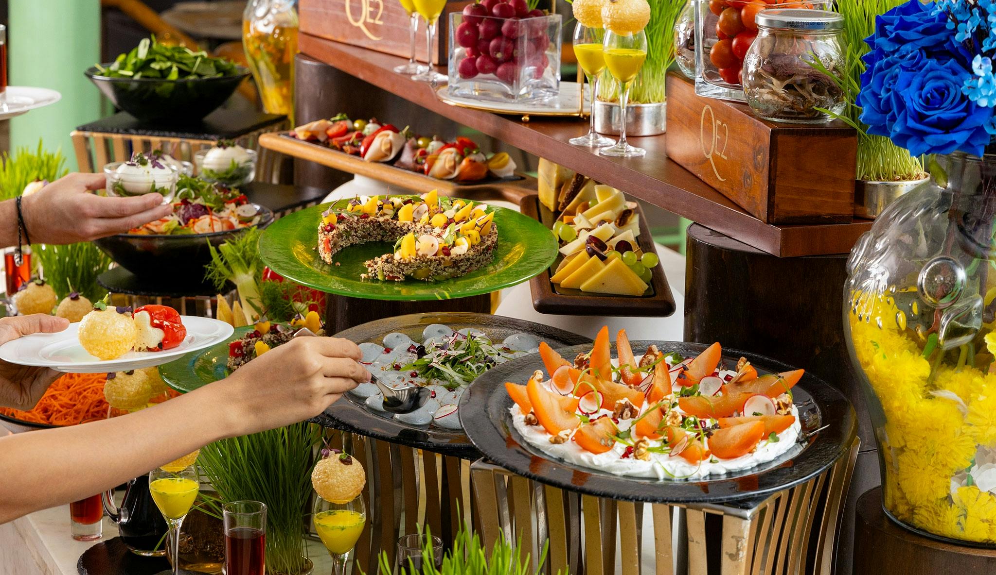 QE2 Captain's Dinner at Lido preview